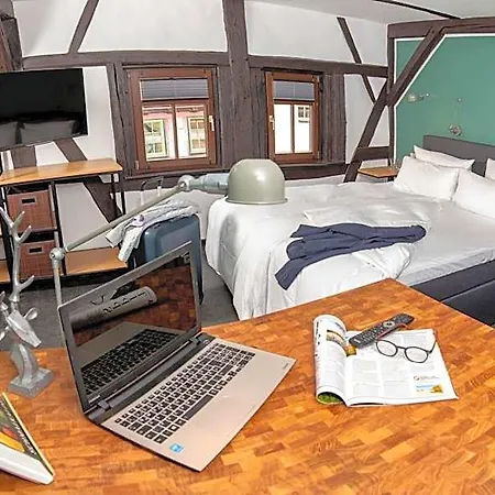 Gruenes Tor 3*