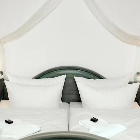 Gruenes Tor Szálloda 3*